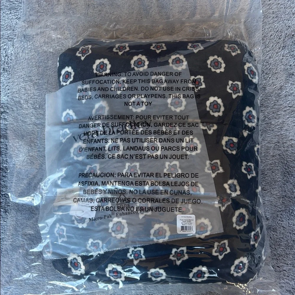 Vera Bradley Plush Travel Blanket in Fleece in Mini Flower Dot Black NWT